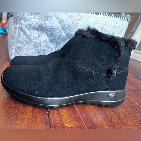 Sketchers On-The-Go Joy Bundle Up Women’s Boots. Black. Women’s 7.5 US - Picture 3 of 5